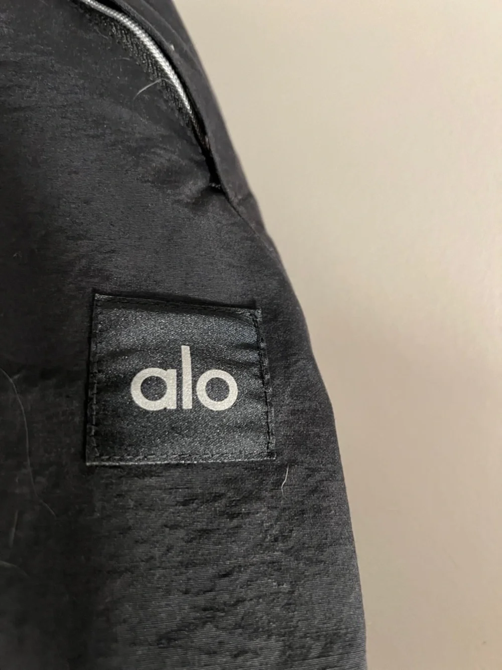 ALO Yoga Black Wide-Leg Track Pants with Cargo Pockets - Picture 2 of 4